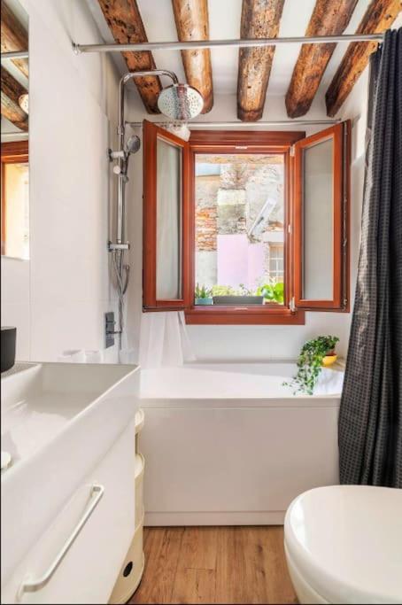 Ca 3 Leoni - Romantic House In The Heart Of Венеція Екстер'єр фото